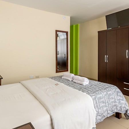 Hostal Florida 치클라요 외부 사진