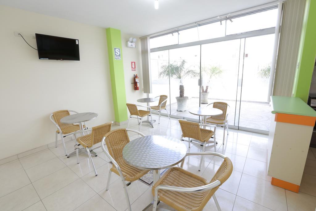 Hostal Florida 치클라요 외부 사진